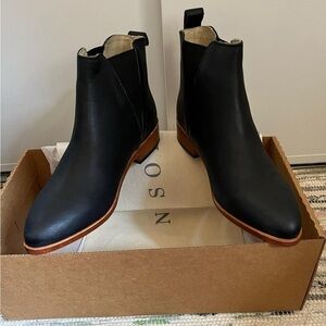 Nisolo Everyday Chelsea Boots